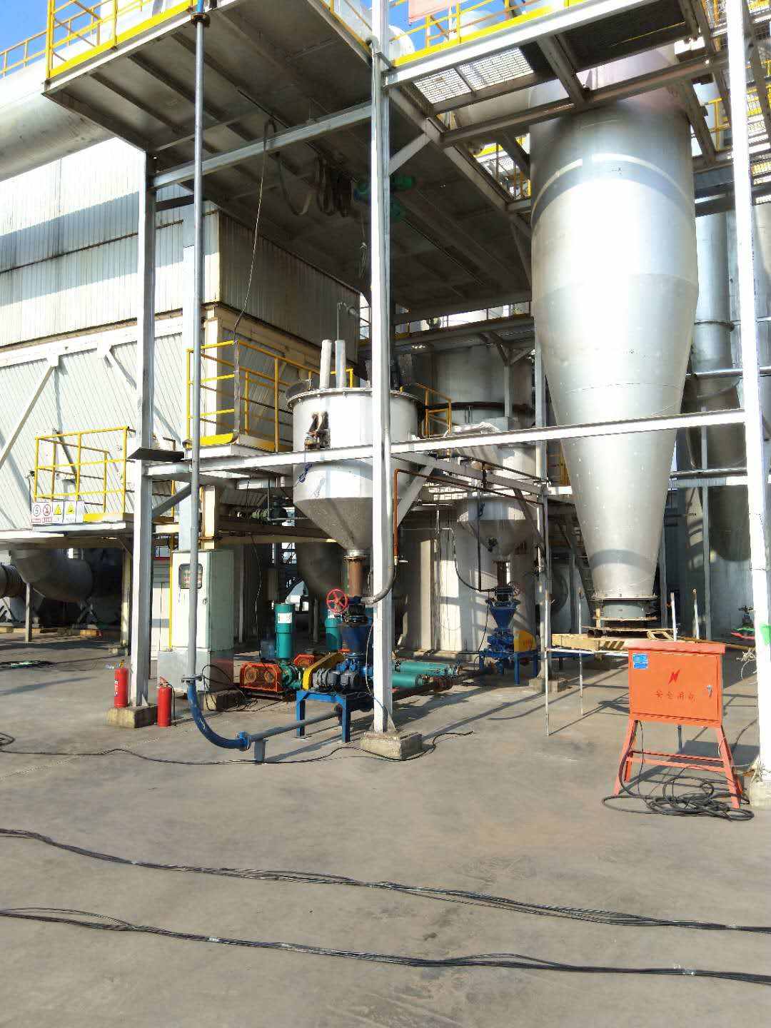 氣力輸送系統(tǒng)輸送現(xiàn)場實(shí)拍圖